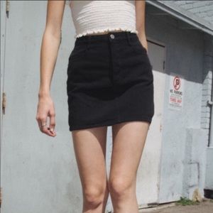 Brandy Melville - Black Denim Skirt 🖤✨